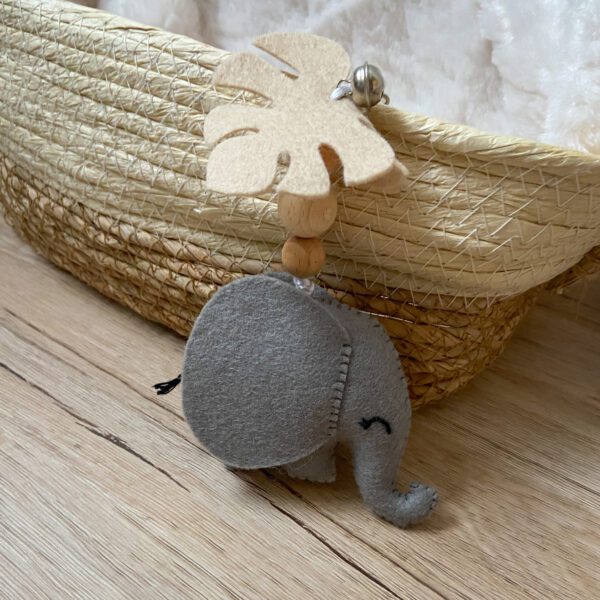 Elephant Ella wagenhanger met monstera in neutrale kleur